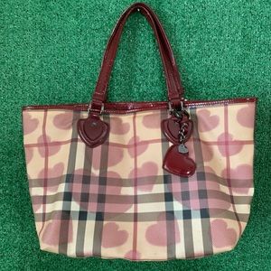 📍Authentic Burberry Nylon tote📍